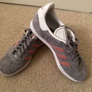 Adidas Gazelle women’s size 7